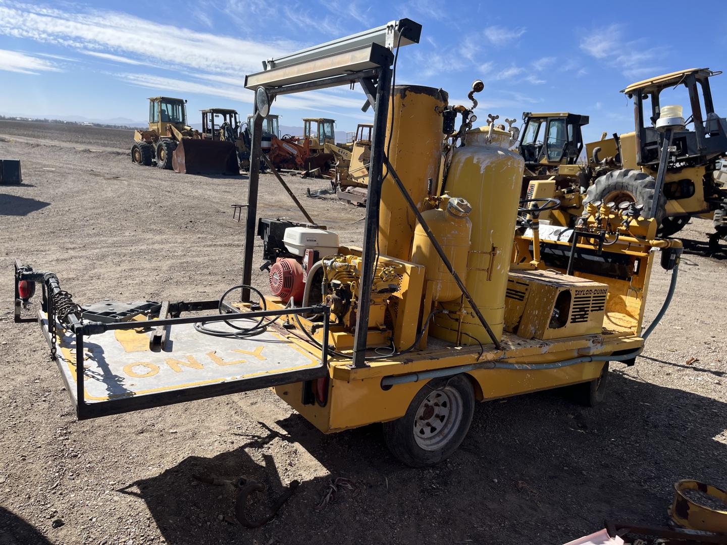 ./imagenes/INVOICE/2019/17420/PINTA RAYAS TAYLOR-DUNN D6-60 (22).JPG